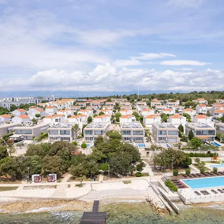 Sunny 1311 Apartment