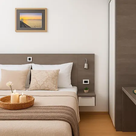 Sunny 1311 Apartment